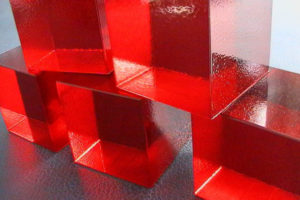 Glaslackierung Glaswuerfel rot