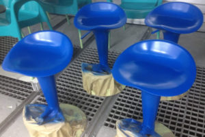 Kunststofflackierung Barhocker